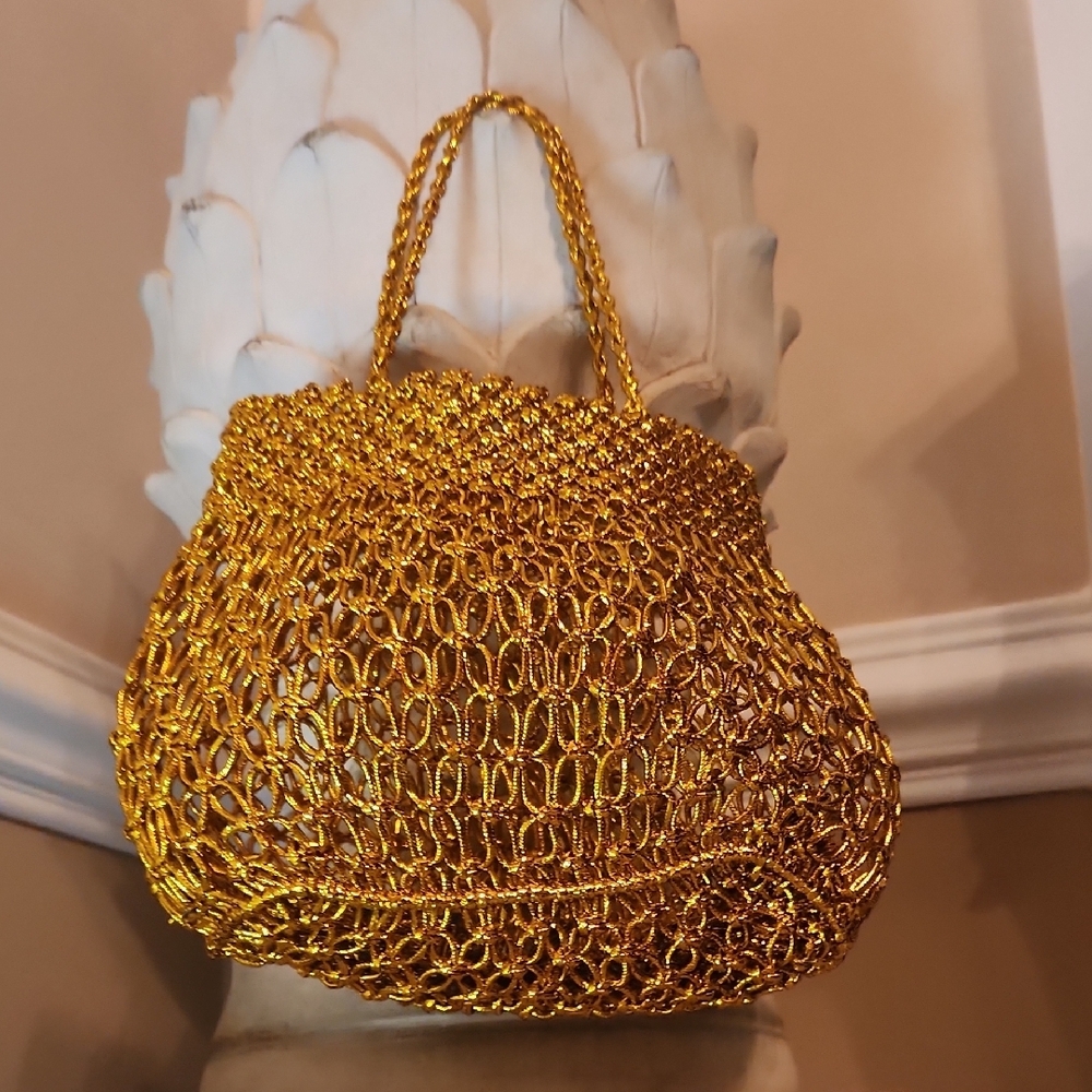 Elegant Gold Woven Women's Bag - Picture 3 of 17